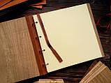 Дерев'яна весільна книга для побажань 22х22 см з шкіряним корінцем "Вінок акварель", фото 2