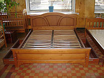 Дерев'яне ліжко "Lotos". Масив - сосна.