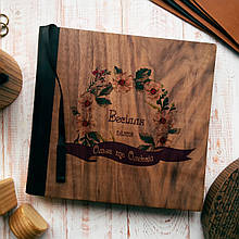 Дерев'яна весільна книга для побажань 22х22 см з шкіряним корінцем "Прапорець"
