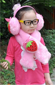 Набір "Полуничка" для дівчинки: навушники і шарф, від 3-х років