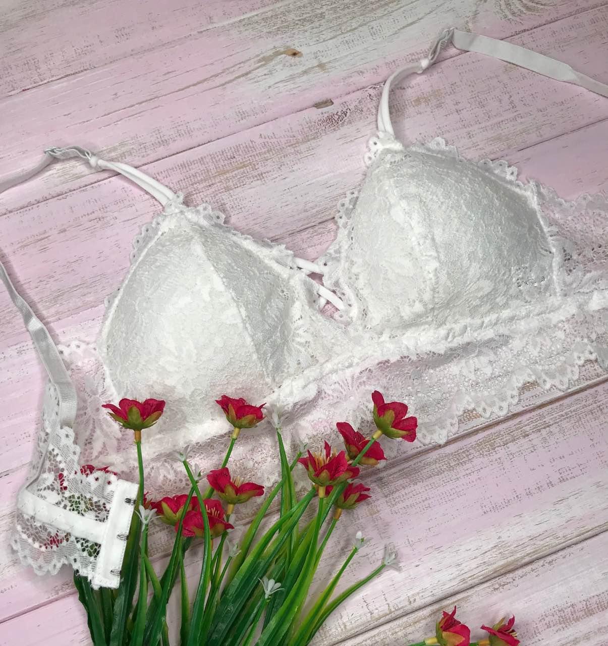 Топ-бюстгальтер мереживний з регулятором об'єму.