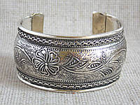 Индийский браслет под серебро с растительным орнаментом