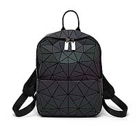 Модный рюкзак женский городской. Яркий рюкзак хамелеон Bao Bao Issey Miyake. Рюкзак для девочки