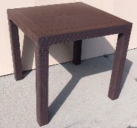 Пластиковый стол Лагуна коричневый 80х80, имитация ротанга для открытых площадок кафе, ресторана, пивного паба