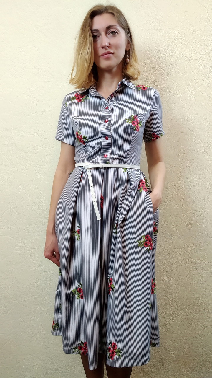 Літнє вишите плаття міді в смужку з кишенями П208