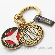 Брелок Mercedes-Benz Key Ring, Sindelfingen, Gold, Brass, артикул B66041523