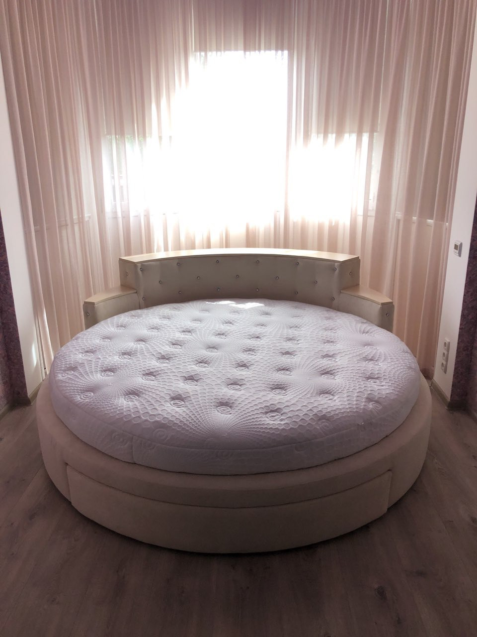 Кругле дизайнерське ліжко на замовлення Елегія-27 (Меблі-Плюс TM)