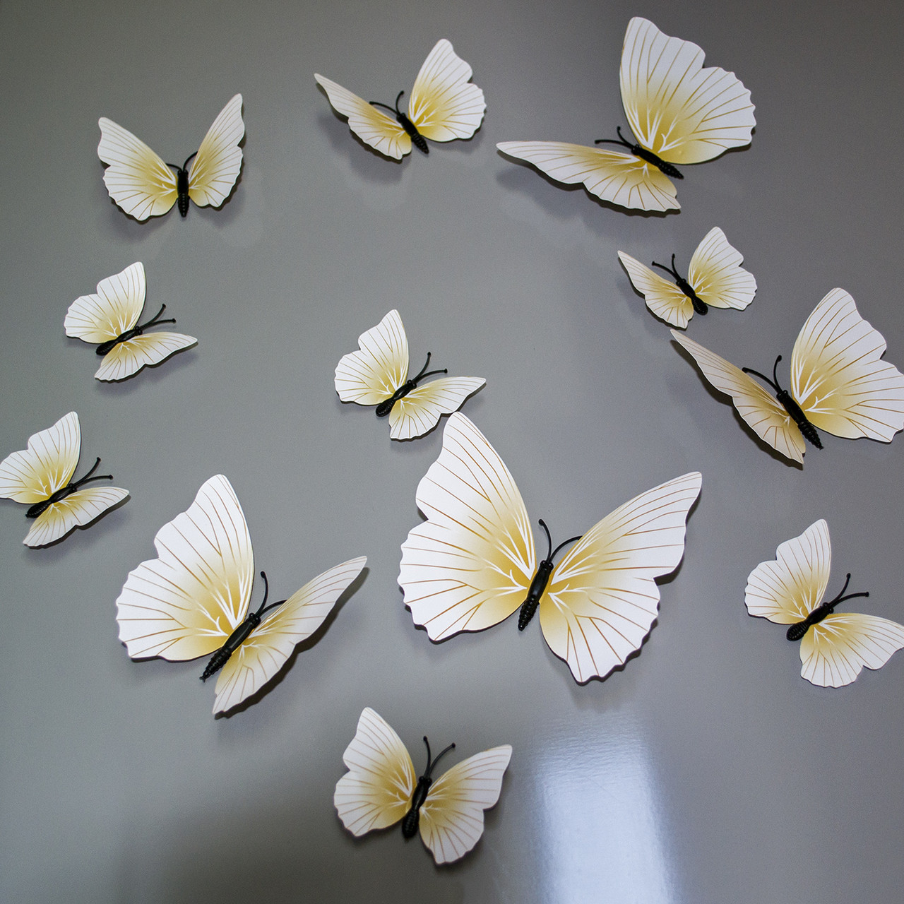 3D бабочки для декора (бело-кремовые) -12 шт. Наклейки-бабочки на магните, на стену. - фото 3 - id-p967427804