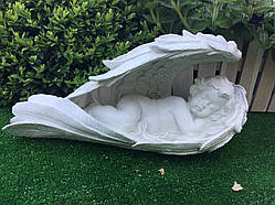 Садова фігура ангел на крилі (висота 19 см )