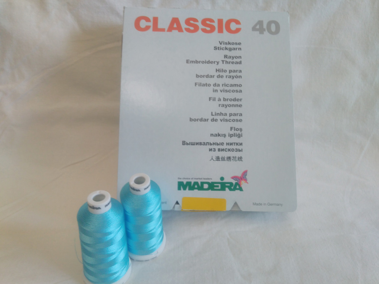Нитки вышивальные Madeira classilik 40/1000м ярко-голубой 1093 - фото 3 - id-p967927549