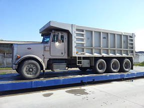 Самоскиди Peterbilt