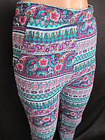 Гарні лосини з абстрактним малюнком.