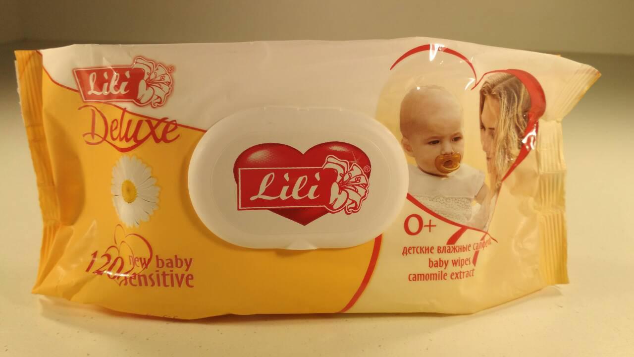 Волога серветка освіжаюча 120 шт." LILI DELUXE " ромашка клапан (1 пач), фото 1