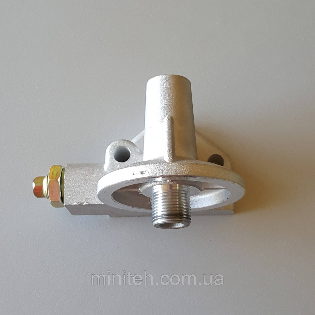 Корпус масл. фільтру з клапаном дв. KM-385 Bт