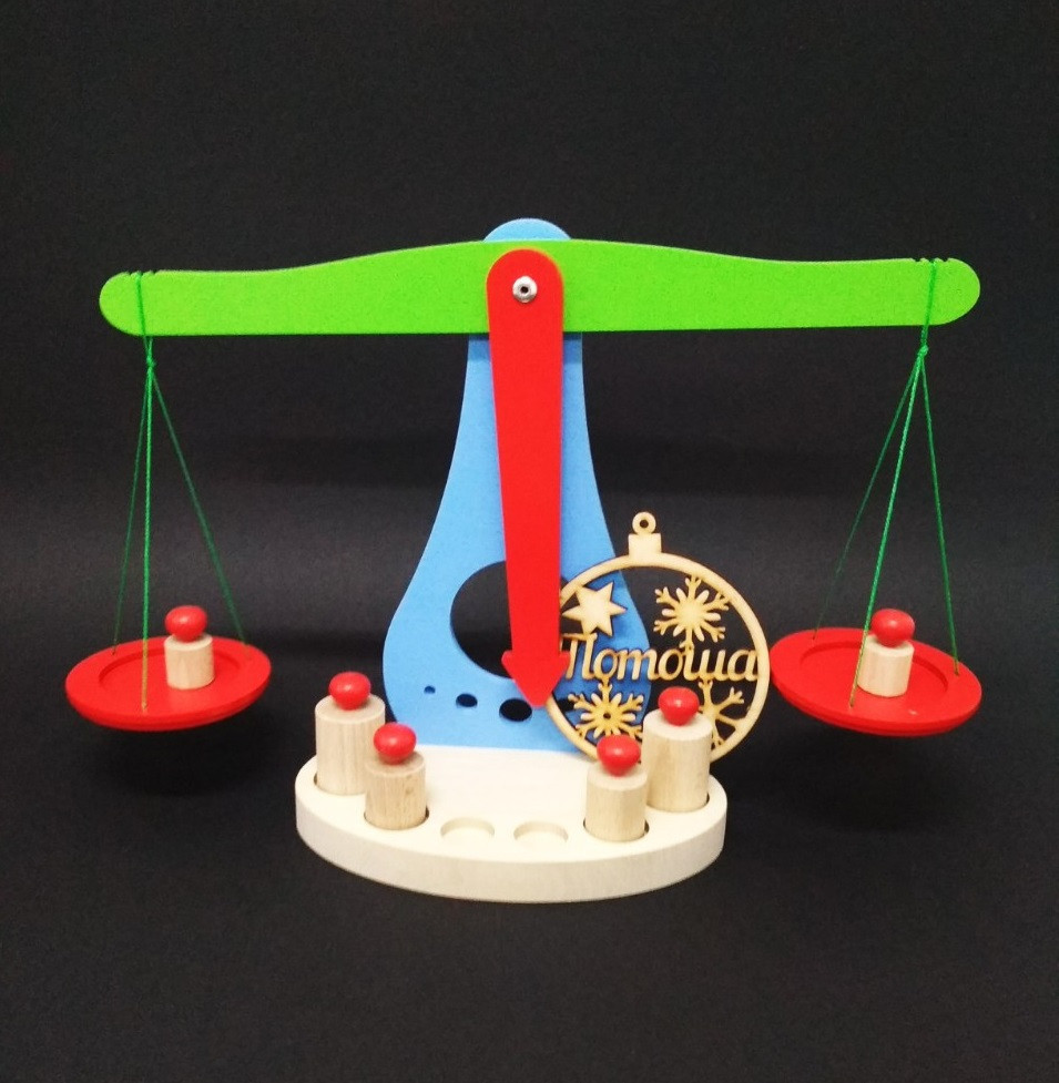 Дерев'яні навчальні ваги KomarovToys А376, від 4-х років, 6 гирьок