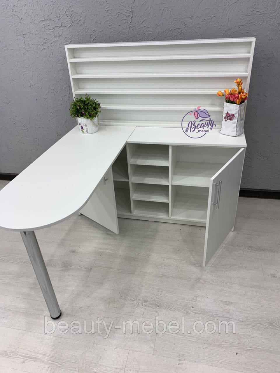 Манікюрний кутовий стіл з широкими полицями для лаків, фото 1