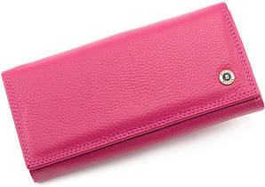 Рожевий  шкіряний жіночий гаманець із фіксацією на кнопку  BOSTON