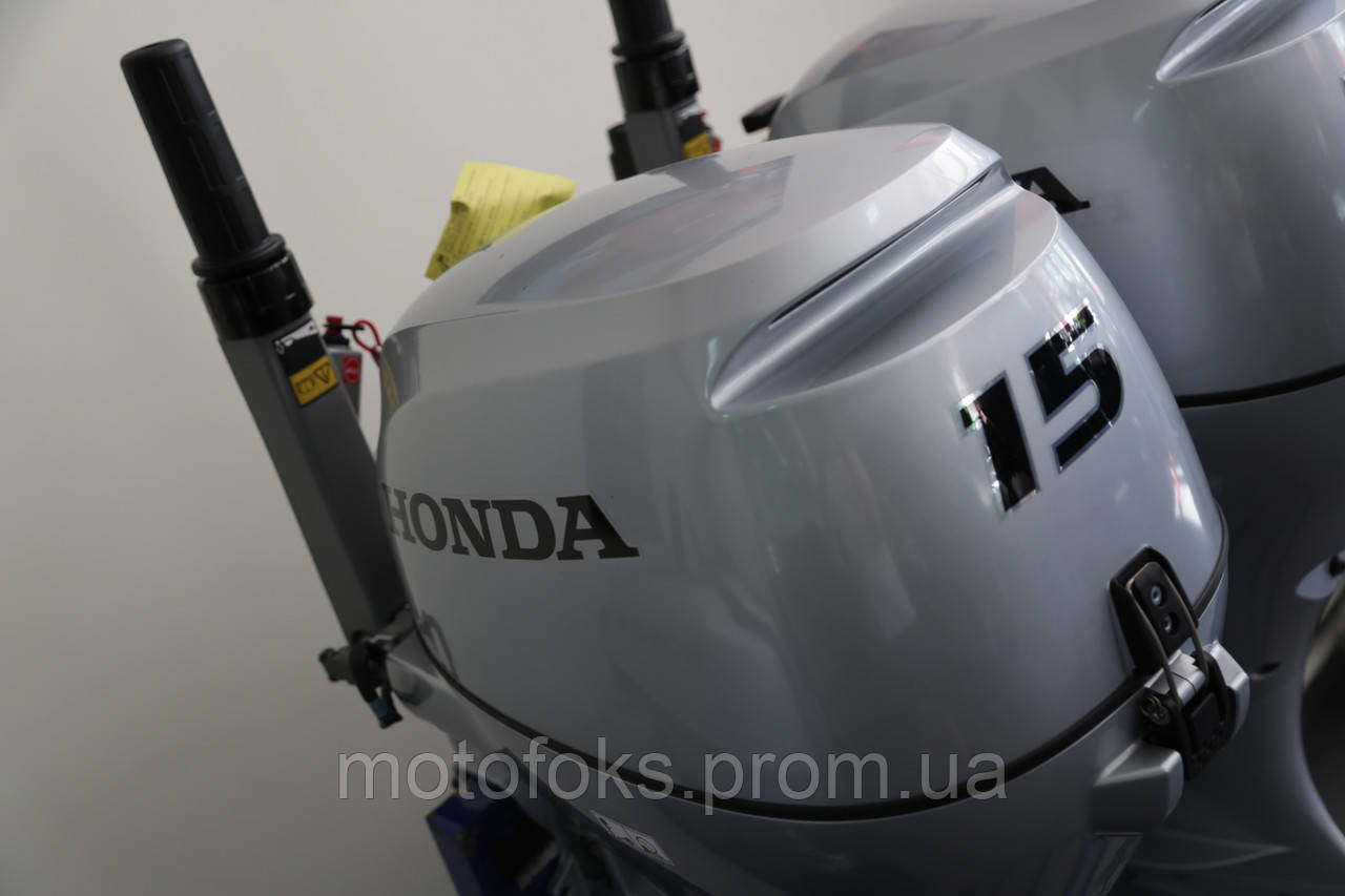 Човновий двигун Honda BF 15 DK2 SHU (15 к. с.) чотиритактний румпельний з генератором 12 Ст.