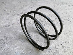 Пружина чохла ущільнення провідного колеса ДТ-75