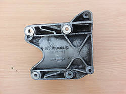 Кронштейн компресора кондиціонера Audi 100 A6 C4 91-97г