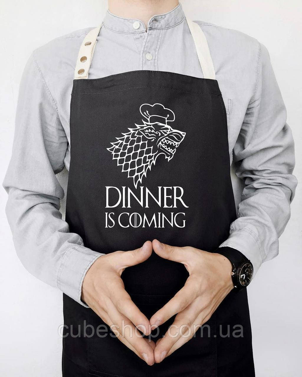 Прикольний фартух для кухні з написом "Dinner is coming" чорний