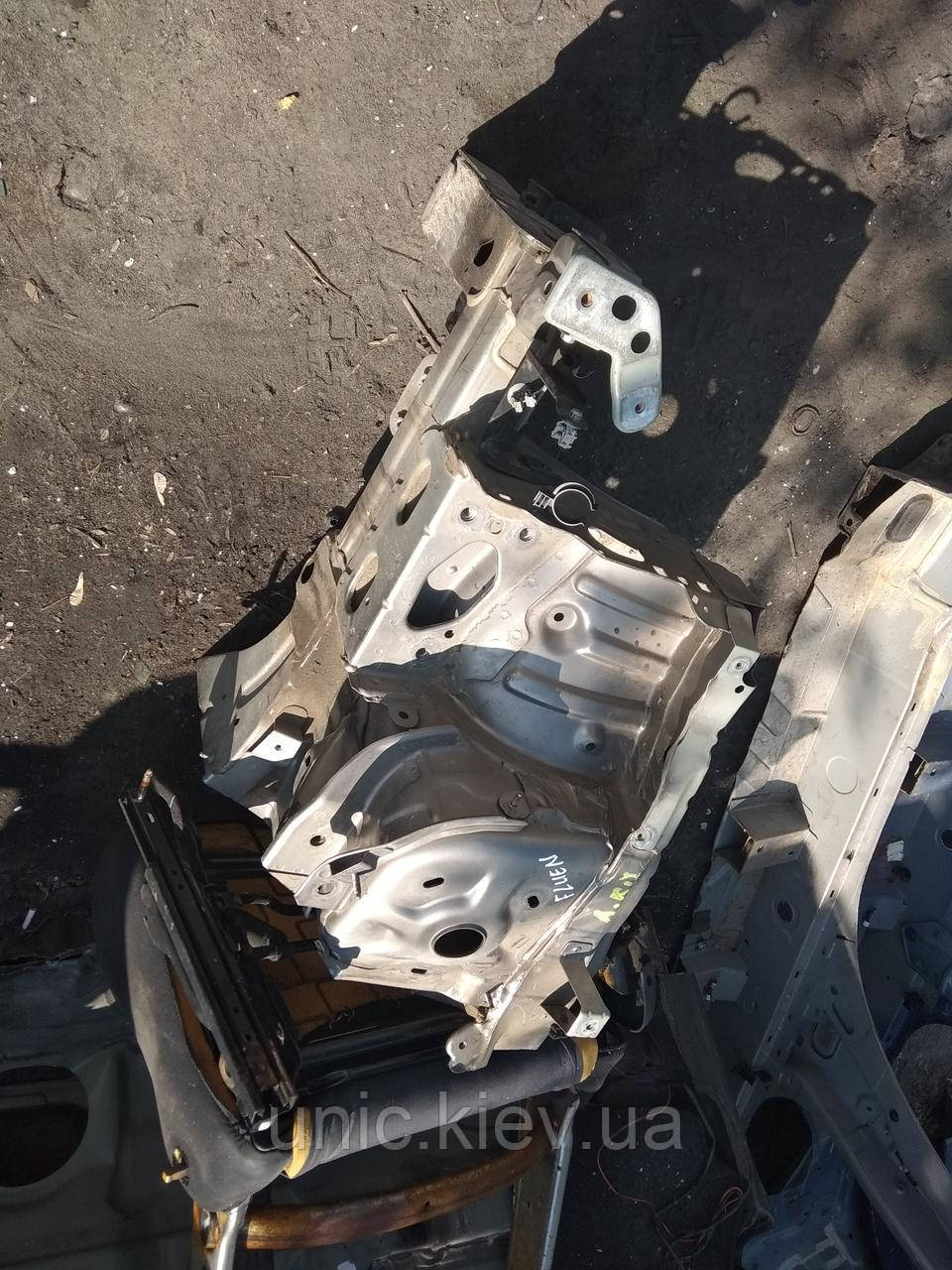 Кузов передня частина ( лонжерон ) Рено Флюенс б/в