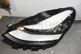 Tesla Model 3 — Усунення запотівання, ремонт фари