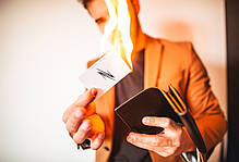 Реквізит для фокусів | PYRO Wallet by Adam Wilber, фото 6