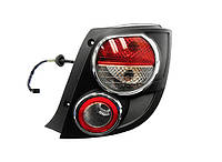 Правий ліхтар задній Chevrolet Aveo (T300) 2012 - Hb правий хром окуляр 235-1914R-LD-UE