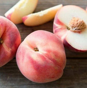 Саджанці персика Світ Леді (Sweet Lady) - пізній, підвищена зимостійкість.