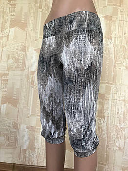 Стильні жіночі капрі на літо, молодіжні бриджі до коліна вільні з принтом XS