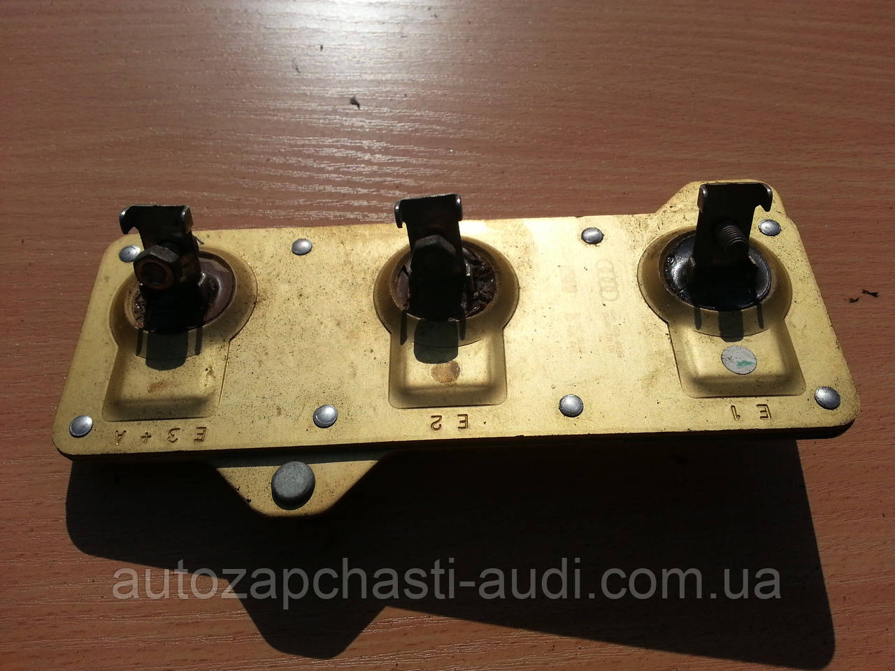 Резистор вентилятора Audi 100 A6 C4 91-97г