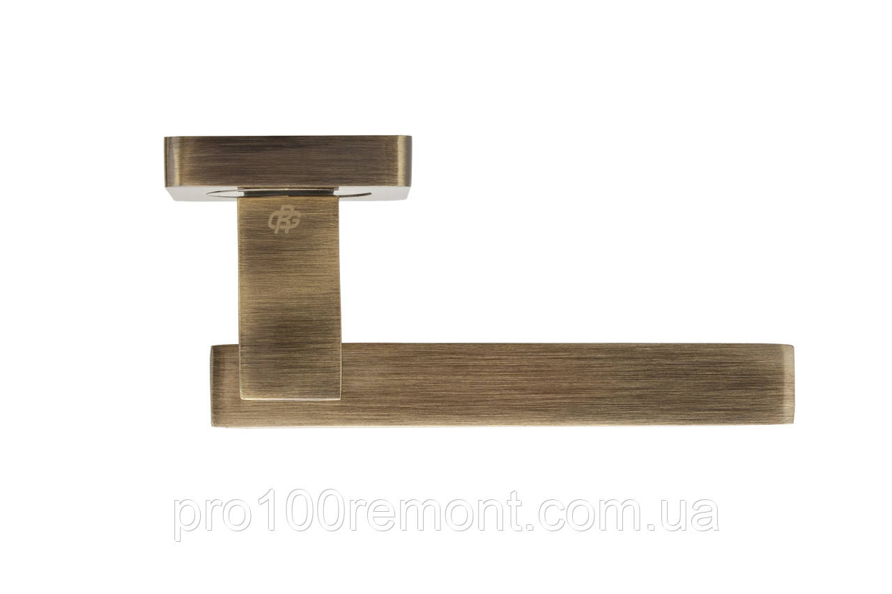 Ручка дверна на розетці GAVROCHE FRANCIUM