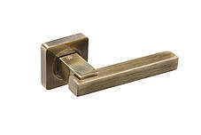 Ручка дверна на розетці GAVROCHE FRANCIUM, фото 2