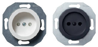 Розетка із зеземленням чорна Renova Schneider Electric WDE011303, фото 1