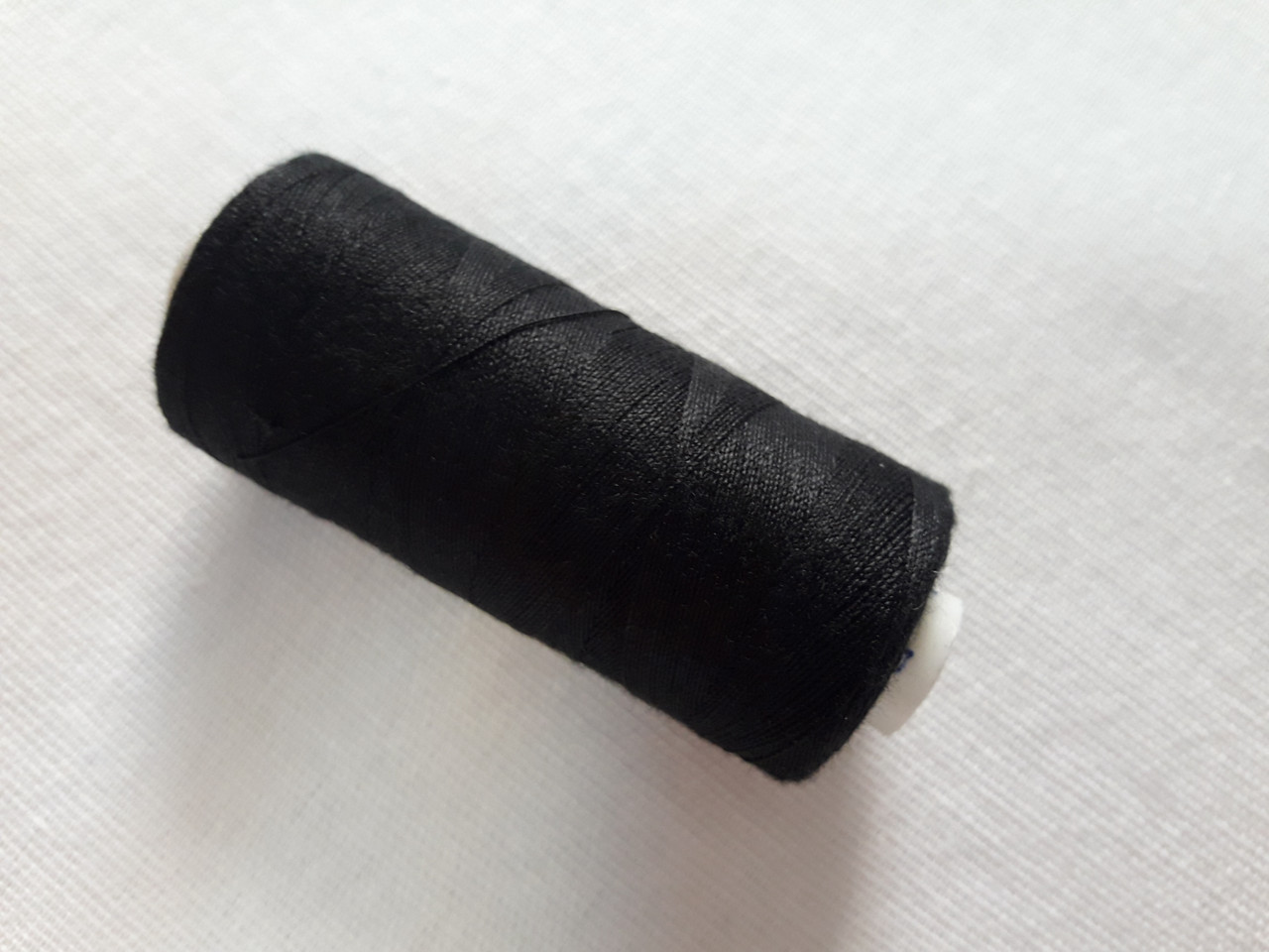 Нитки для шиття, 400 ярдів (360 м) поліестер 100% Чорна