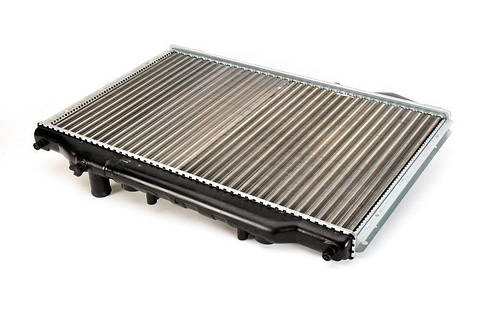 Радиатор охлаждения двигателя Mazda 626 GD/GC/GV, цена: 2700