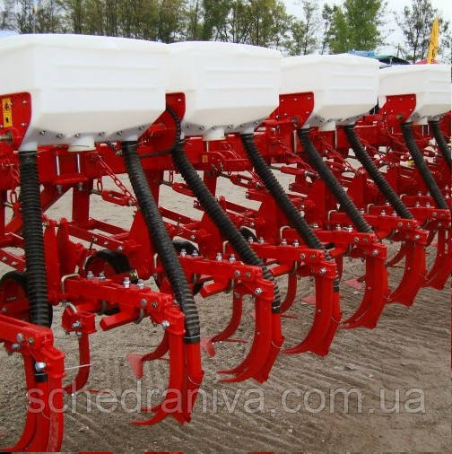 Підживлюючий пристрій крн 5,6-04 (міжряддя 70см, 8 тукових банок)