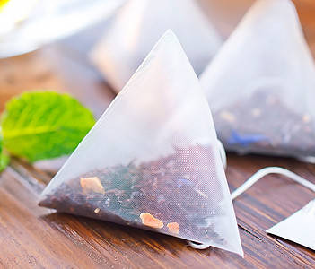 Зелений чай в пакетиках