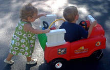Машинка каталка самохідна Пожежна Little Tikes 616129, фото 3