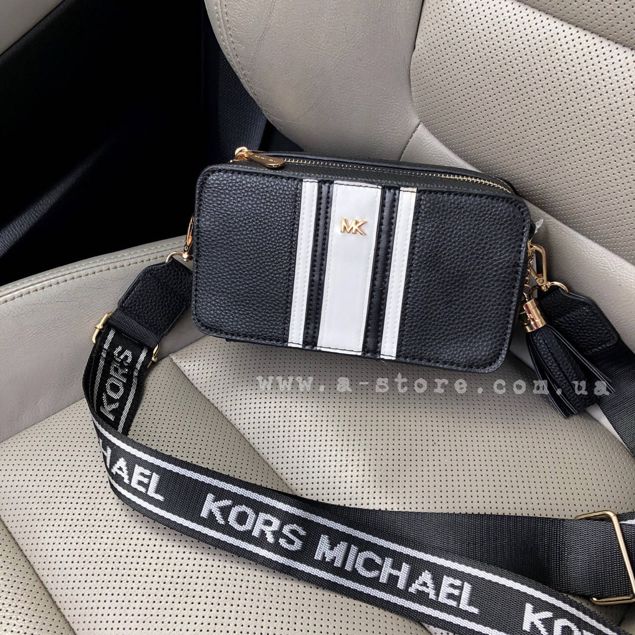 

Сумка в стиле Michael Kors Camera. Новая коллекция. Черный цвет