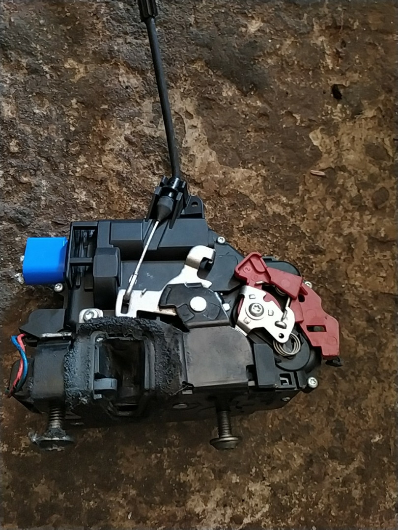 Замок передній правий шкода румстер, фото 1