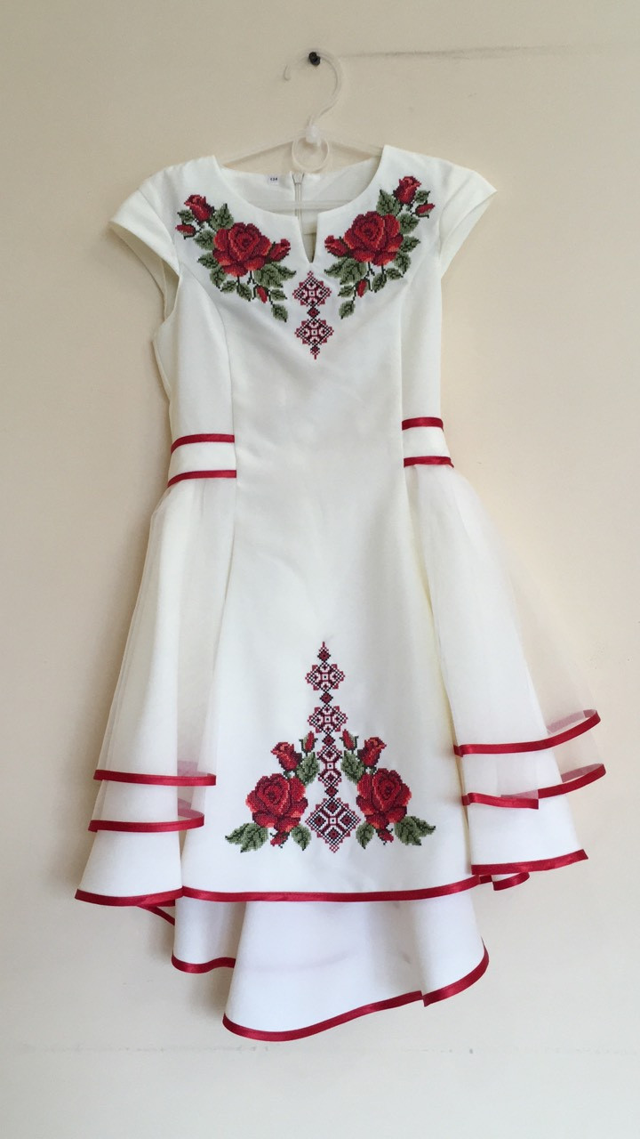 Платье* модельное с вышивкой в украинском стиле "Цветочный орнамент" цвет молочный рост 116 см - фото 1 - id-p976361146