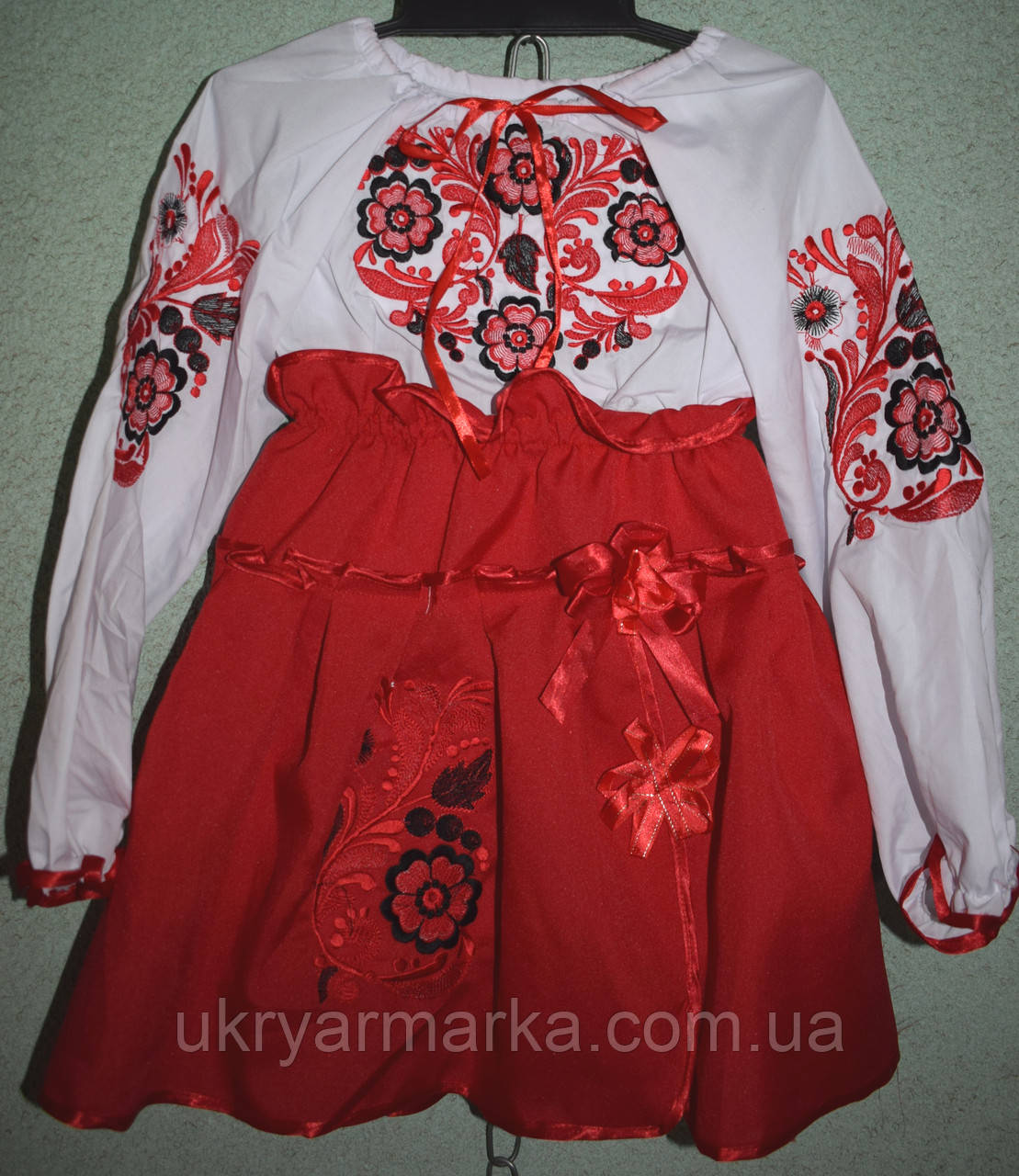 Вишитий костюм "Діна"