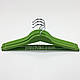 Дерев'яні плічка вішаки для одягу c покриттям soft-touch зеленого кольору, довжина 450 мм, в упаковці 3 штуки, фото 2