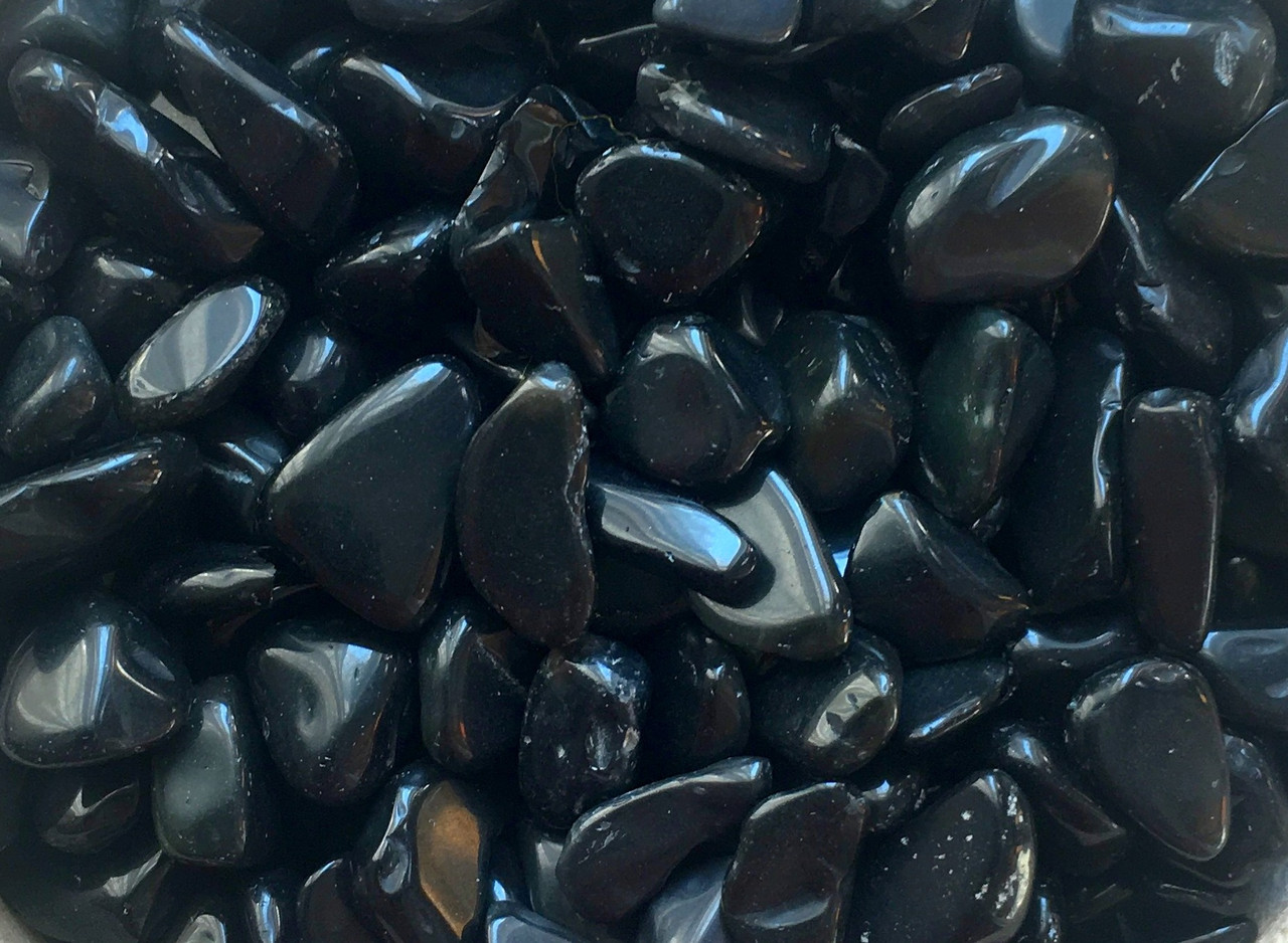 Натуральный камень крошка Гагат 10-25 мм 10 грамм - фото 1 - id-p248842315