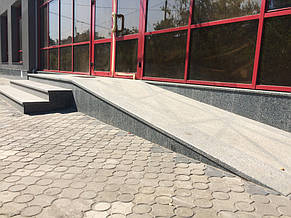 Гранитные ступени и цоколь (Запорожье). 1