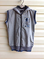Безрукавка сіра трикотажна на блискавці з капюшоном для хлопчиків 128,140,152,164 зросту