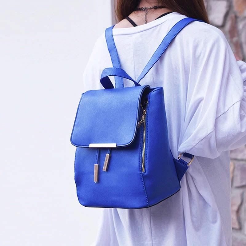 Практичный Женский рюкзак сумка Ангелина из эко-кожи с клапаном, в стиле минимализм - фото 6 - id-p978633268