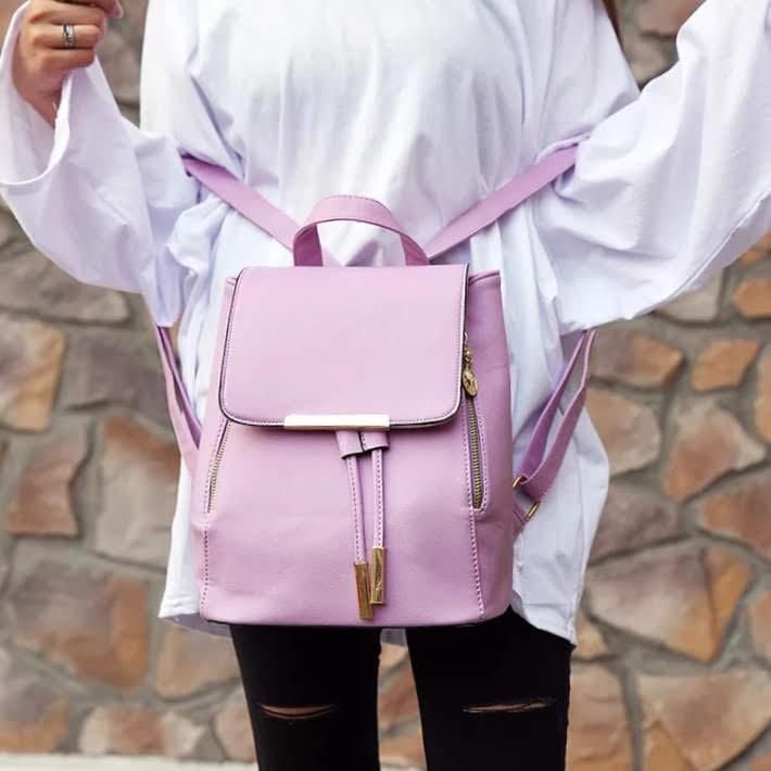Практичный Женский рюкзак сумка Ангелина из эко-кожи с клапаном, в стиле минимализм - фото 9 - id-p978633268